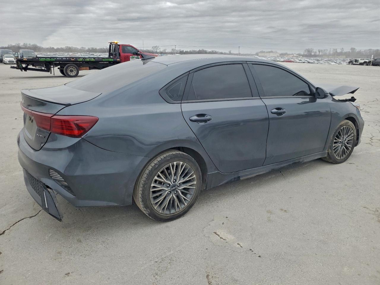 2024 KIA FORTE GT LINE photo 3