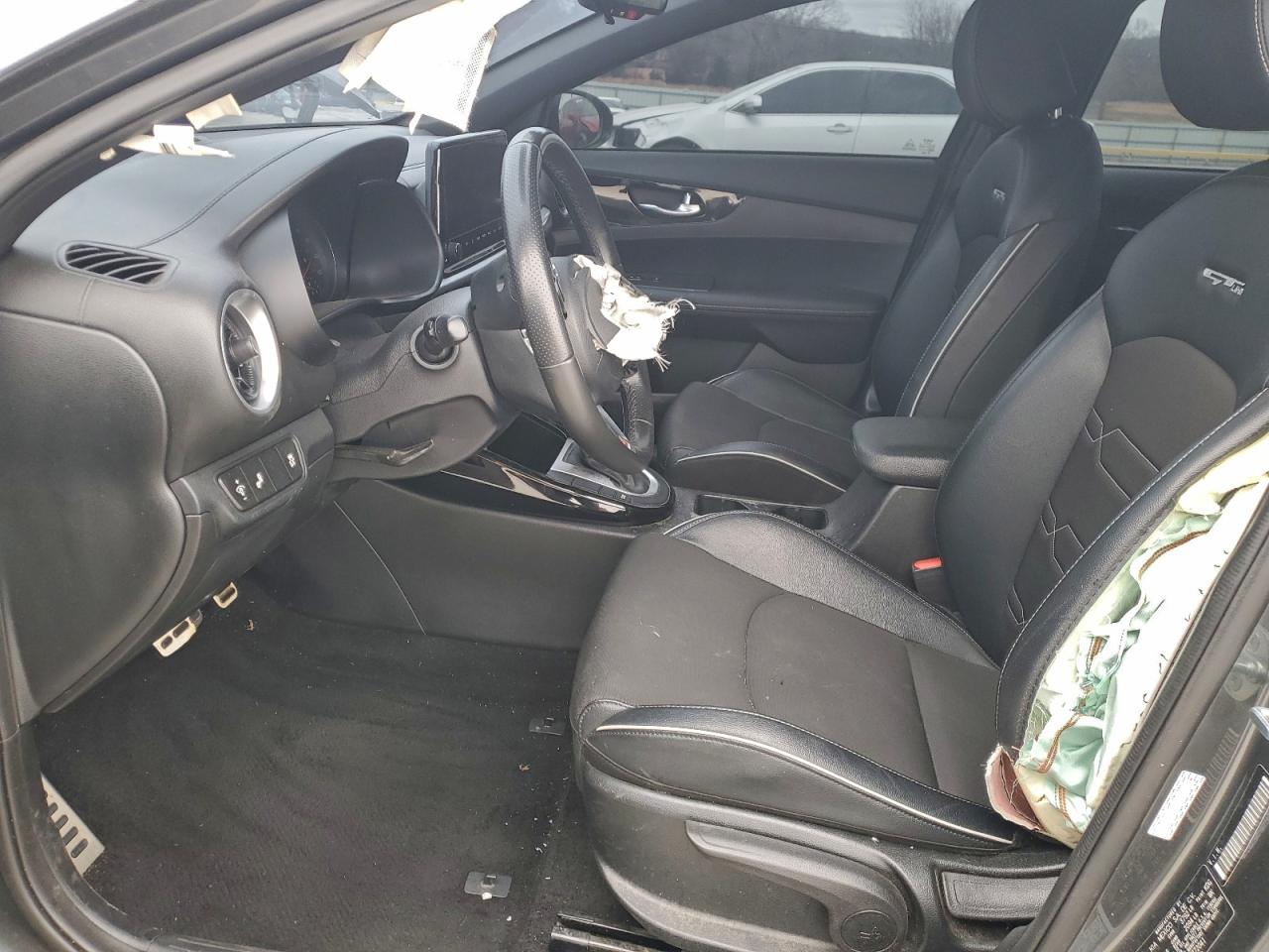 2024 KIA FORTE GT LINE photo 7
