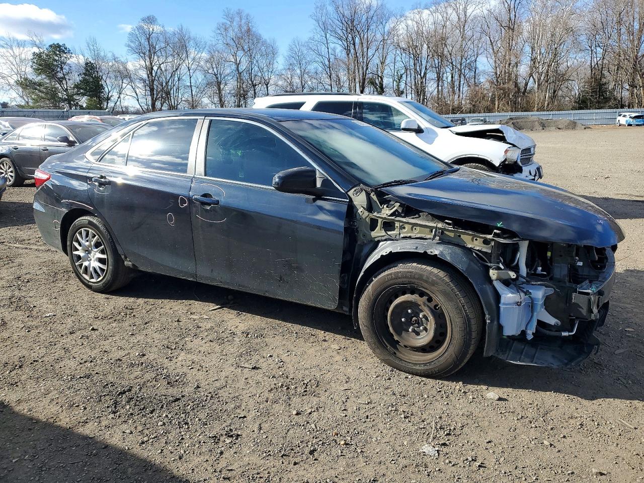 2017 TOYOTA CAMRY LE photo 4