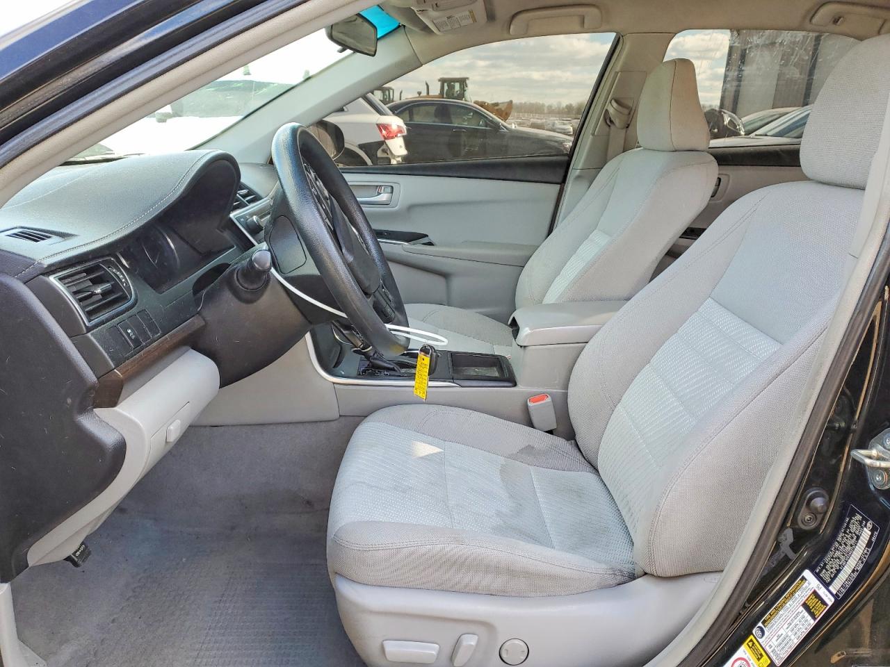 2017 TOYOTA CAMRY LE photo 7