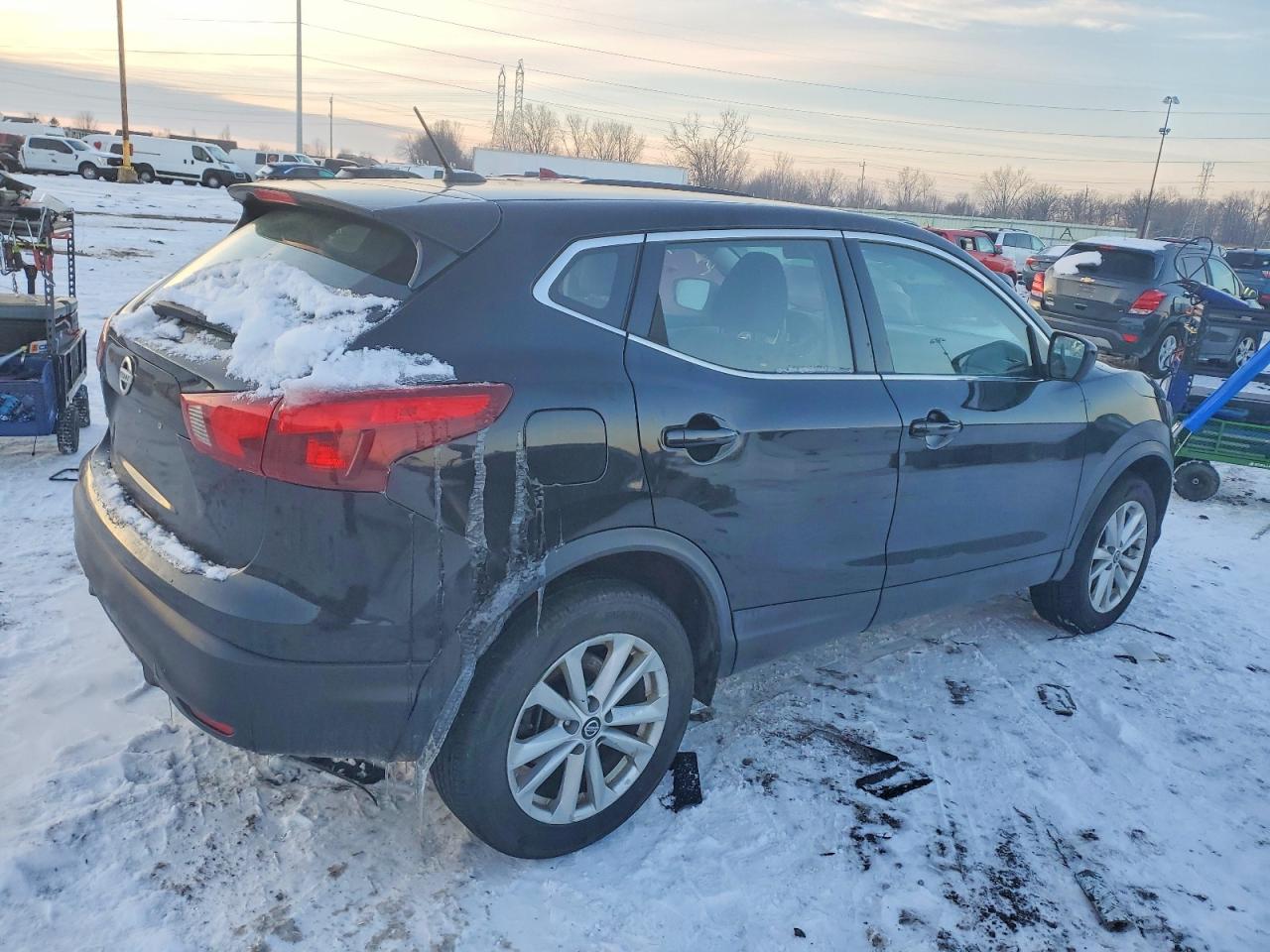 2019 NISSAN ROGUE SPORT S photo 3
