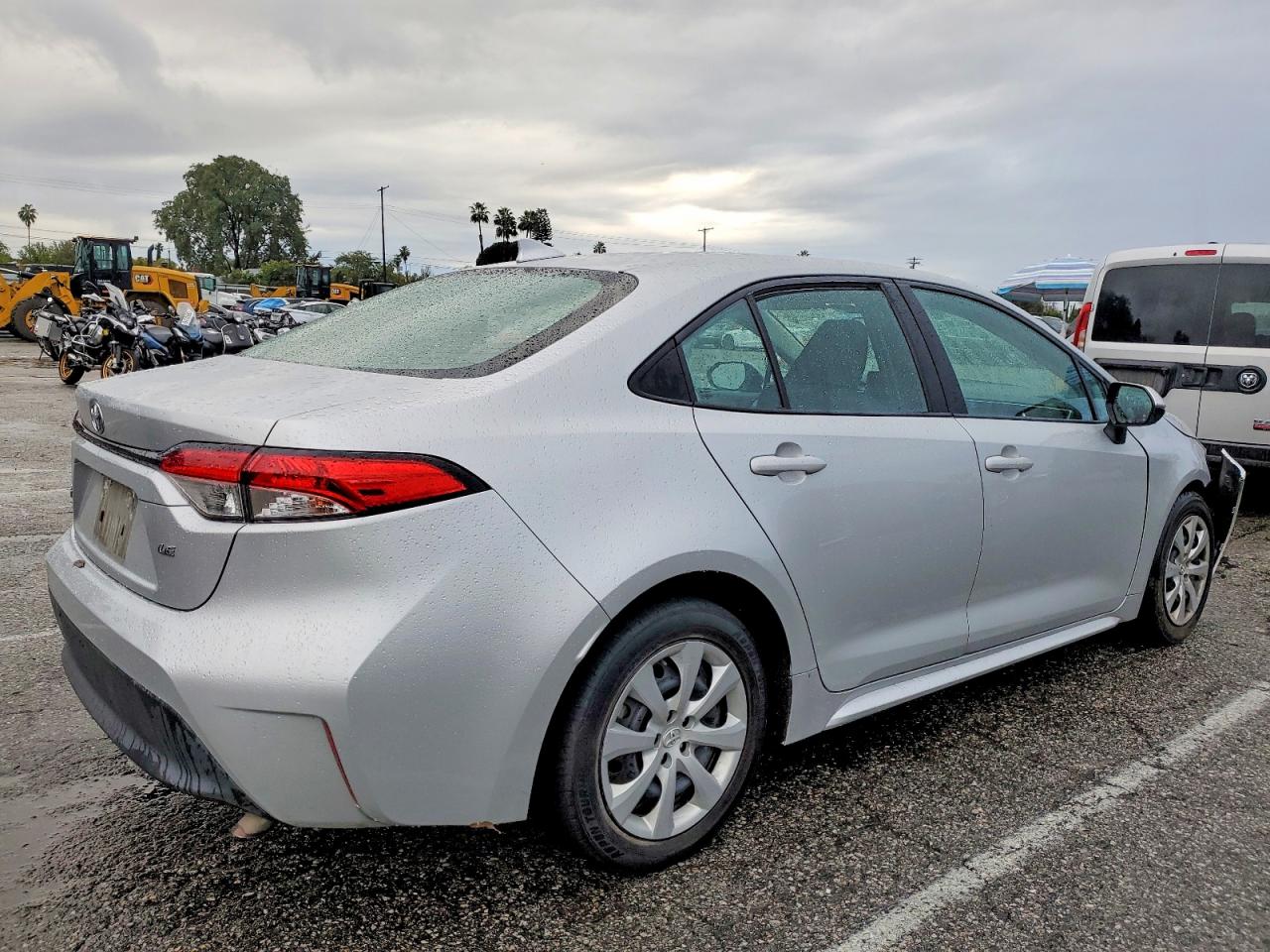 2023 TOYOTA COROLLA LE photo 3