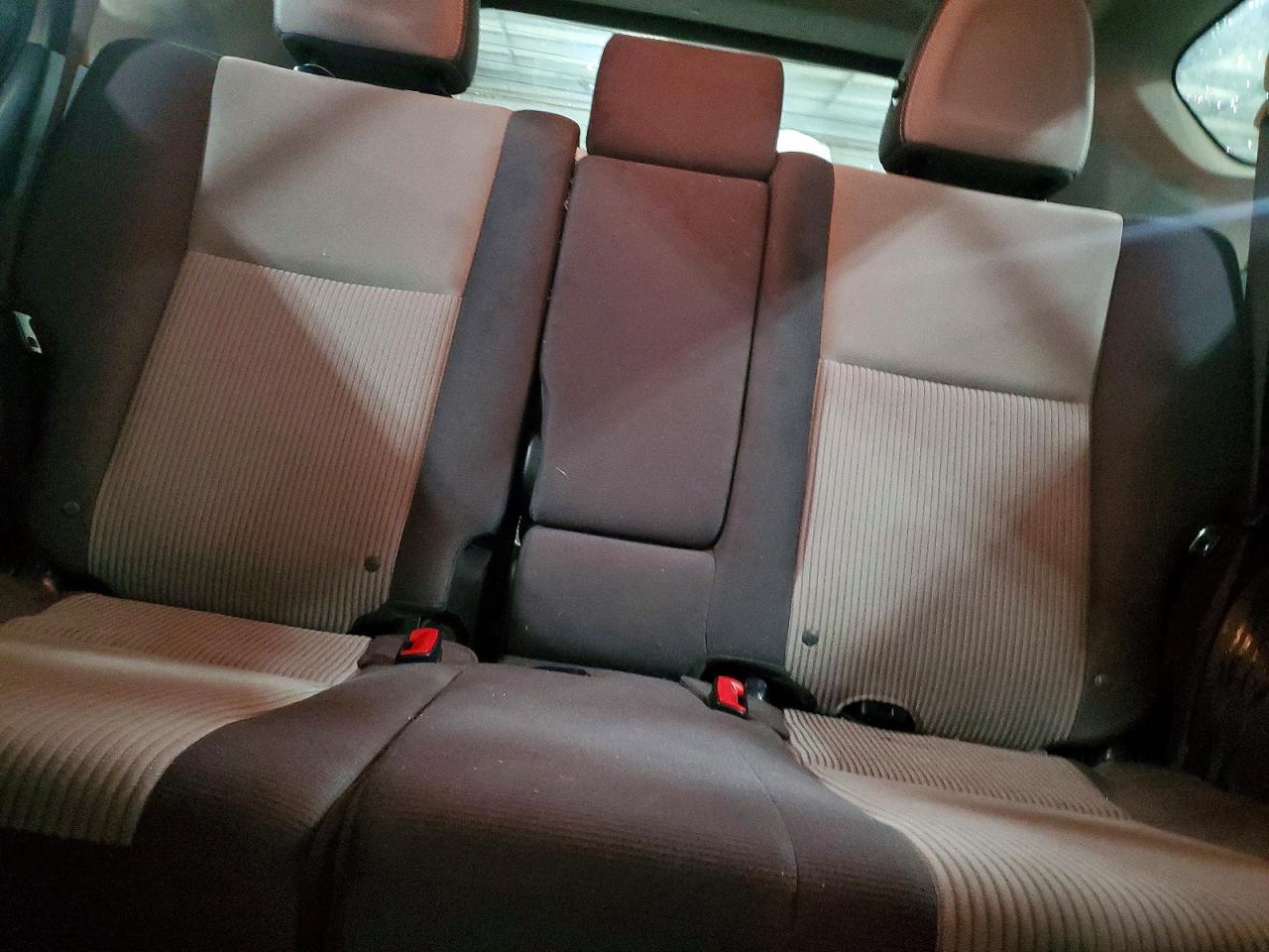 2014 TOYOTA RAV4 XLE photo 10