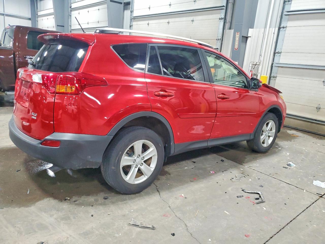 2014 TOYOTA RAV4 XLE photo 3