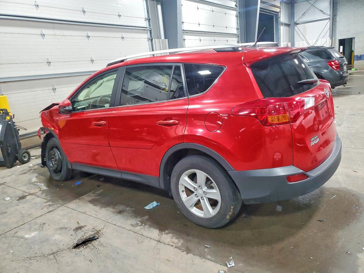 2014 TOYOTA RAV4 XLE photo 2
