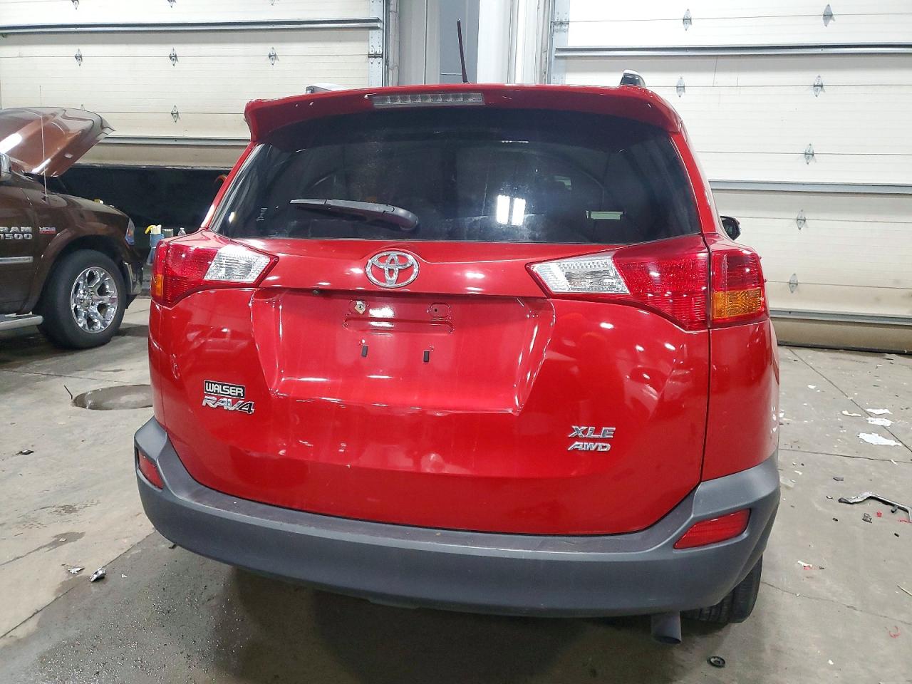 2014 TOYOTA RAV4 XLE photo 6