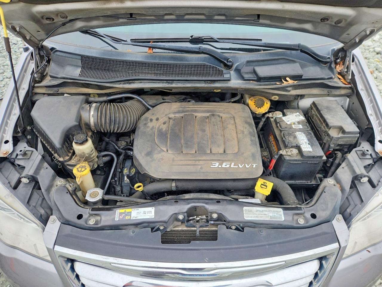2015 CHRYSLER TOWN & COUNTRY TOURING photo 12