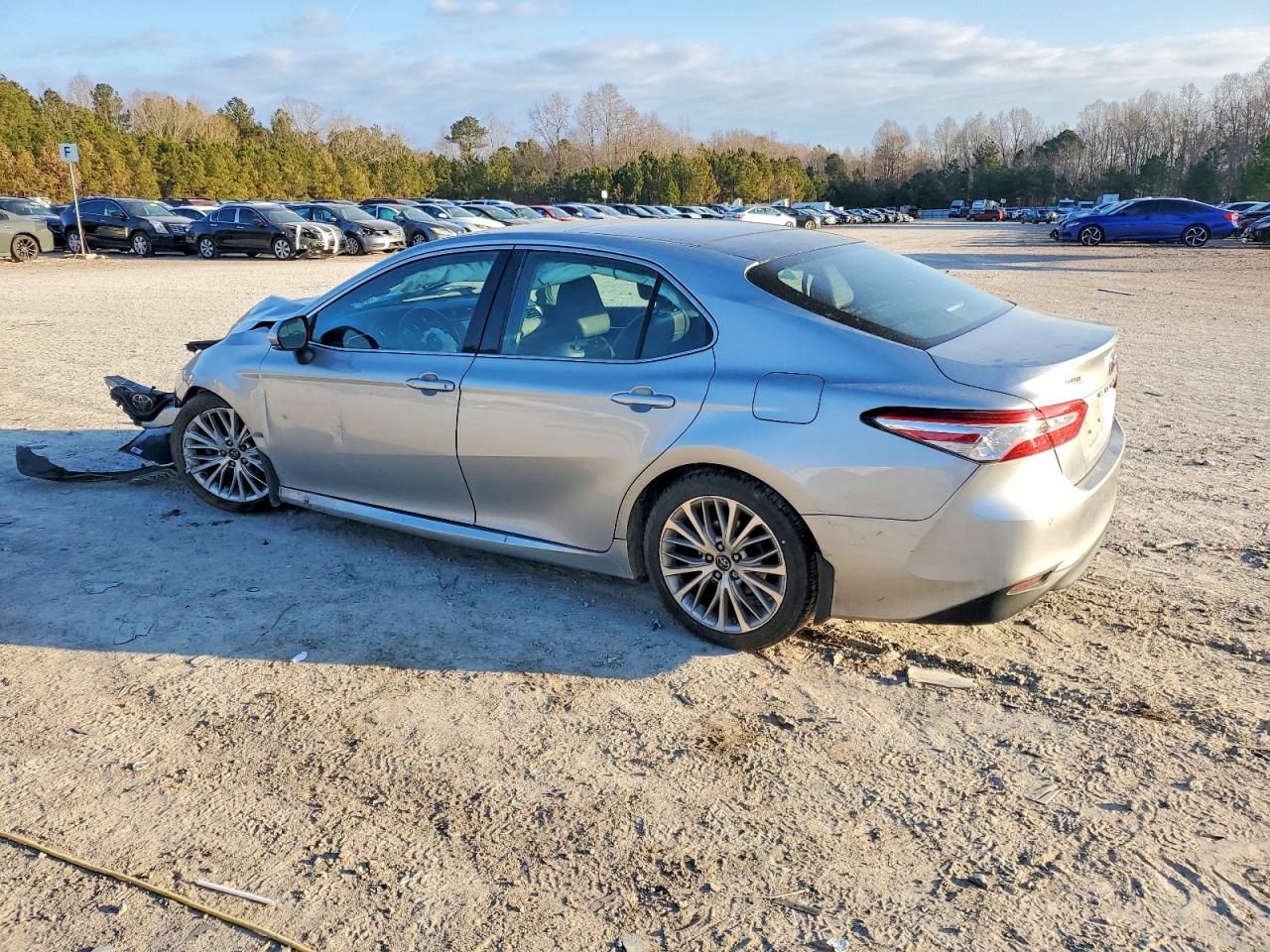 2018 TOYOTA CAMRY L photo 2