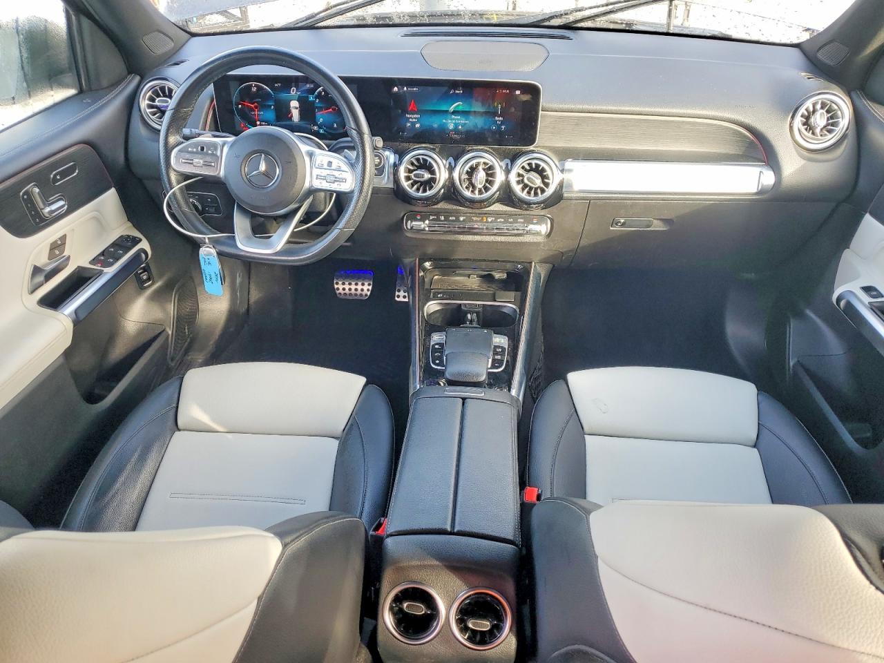 2020 MERCEDES-BENZ GLB 250 photo 8