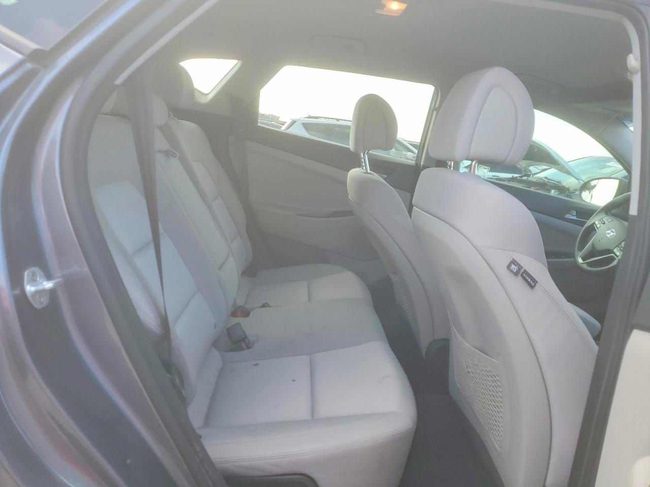 2018 HYUNDAI TUCSON SEL photo 11