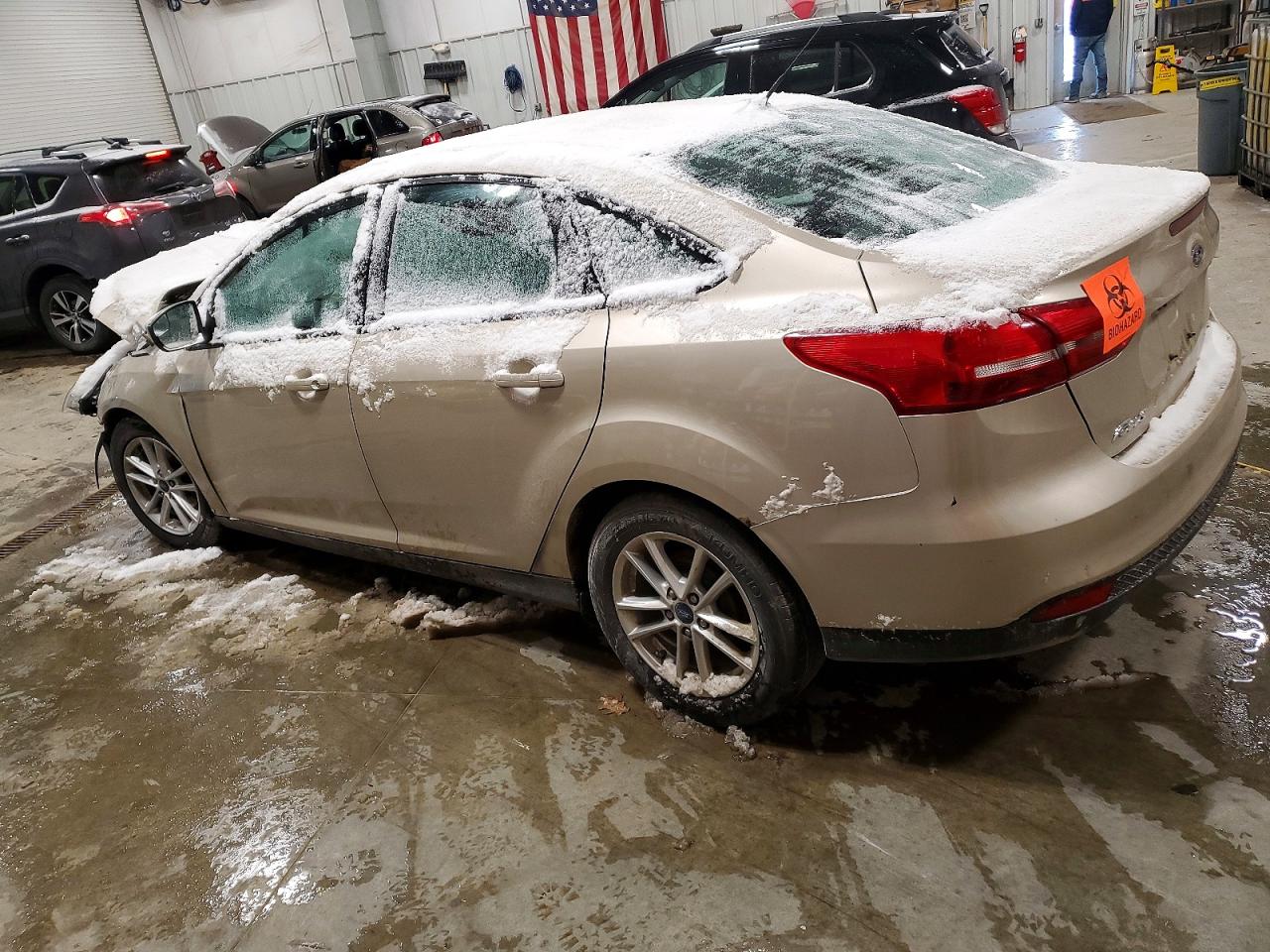 2018 FORD FOCUS SE photo 2