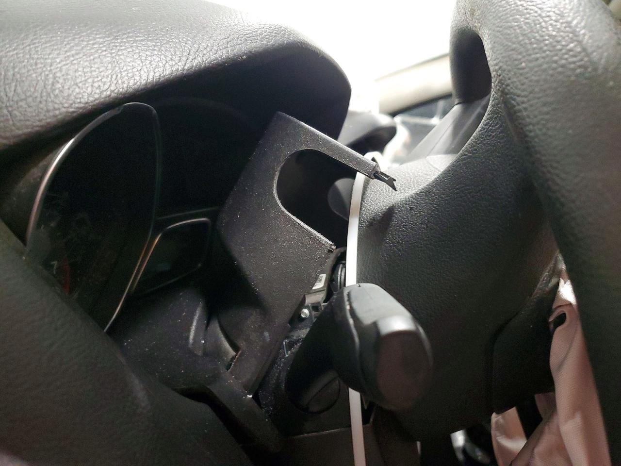 2018 FORD FOCUS SE photo 9
