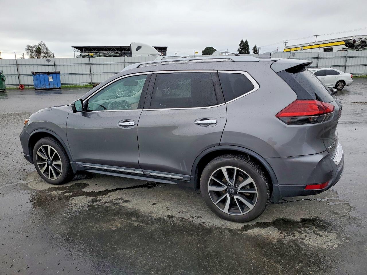 2019 NISSAN ROGUE S photo 2