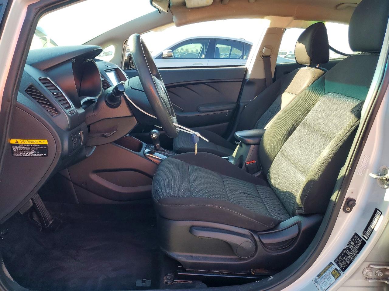 2017 KIA FORTE LX photo 13