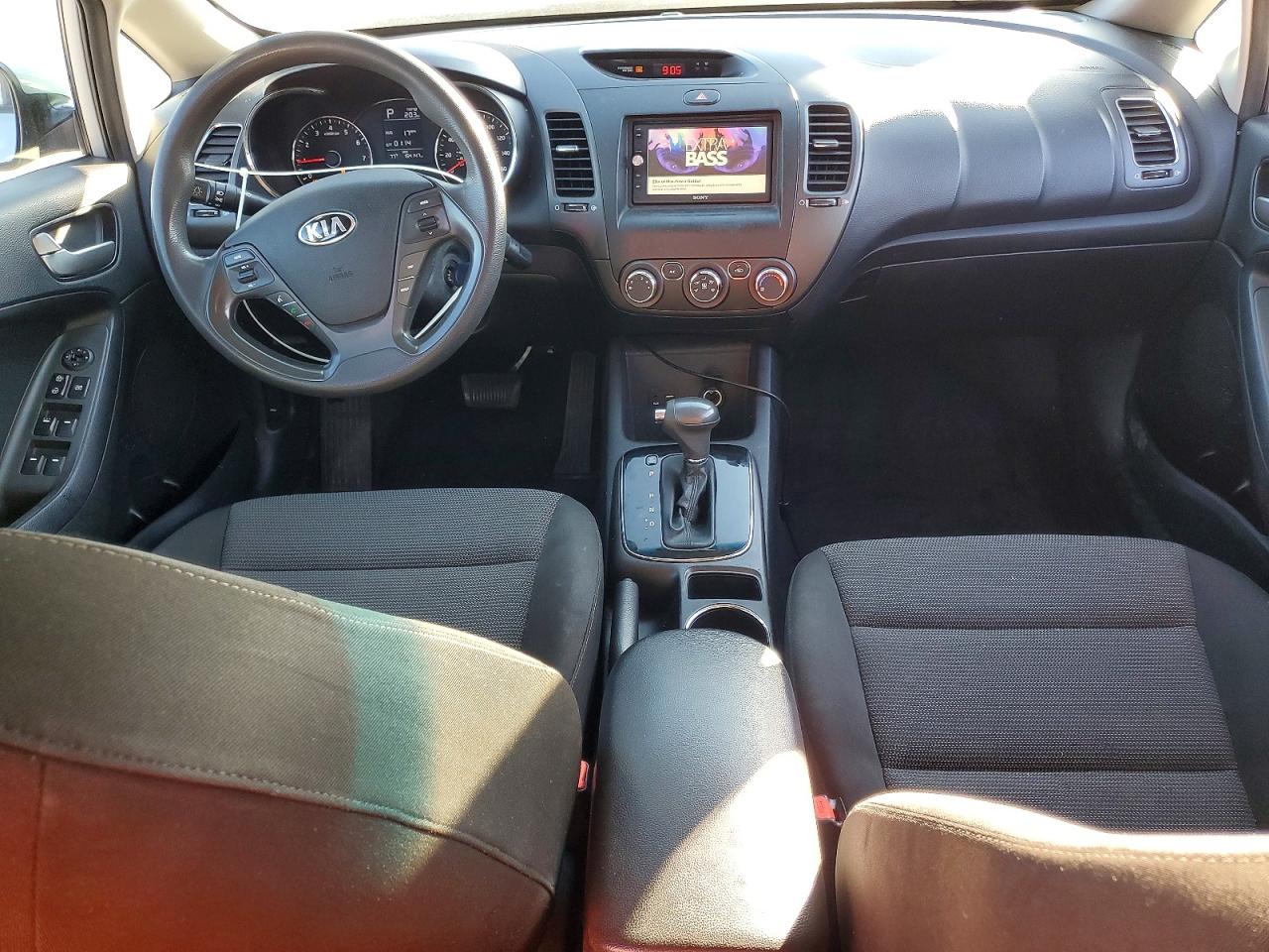 2017 KIA FORTE LX photo 15