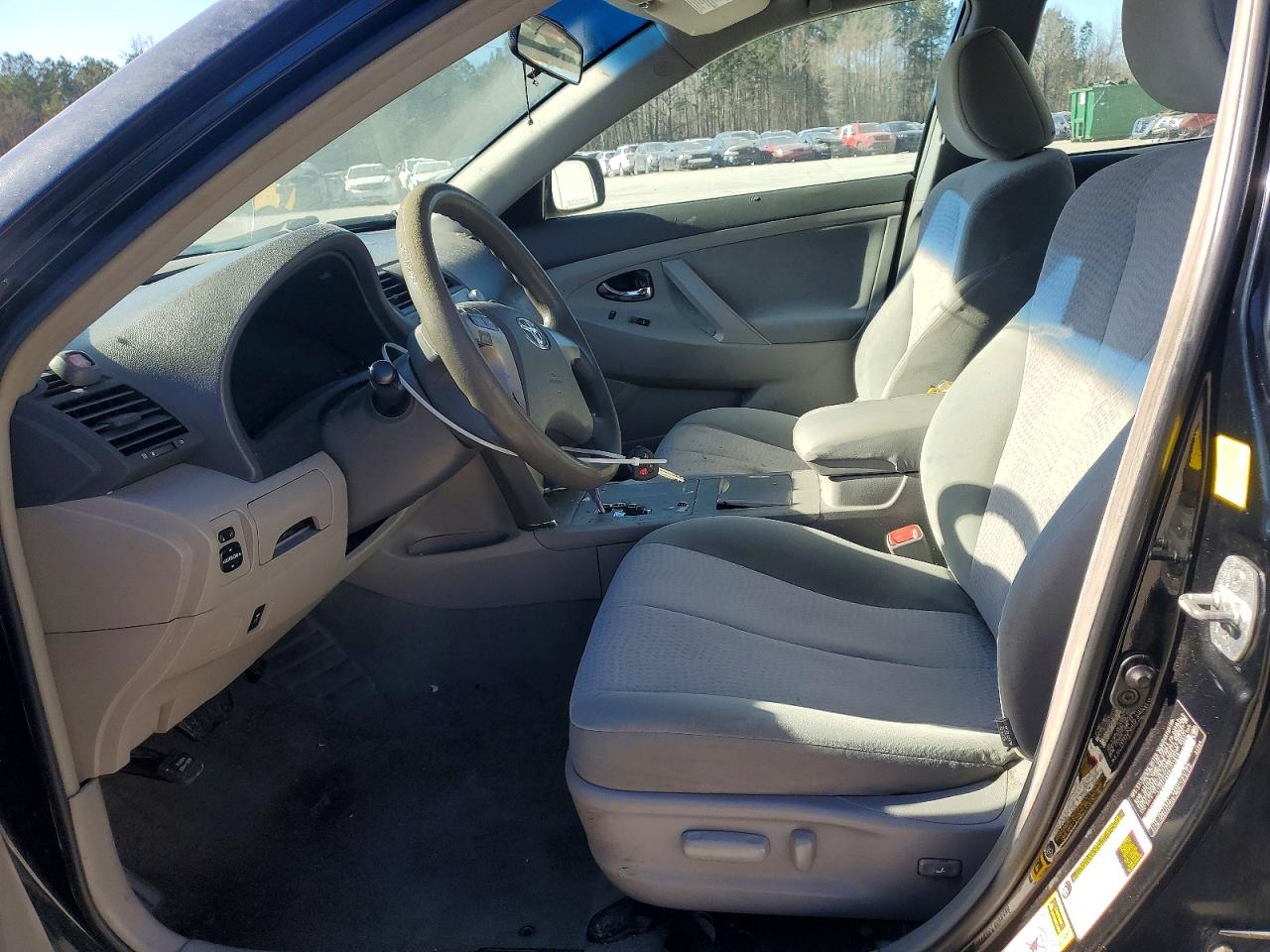 2011 TOYOTA CAMRY BASE photo 7