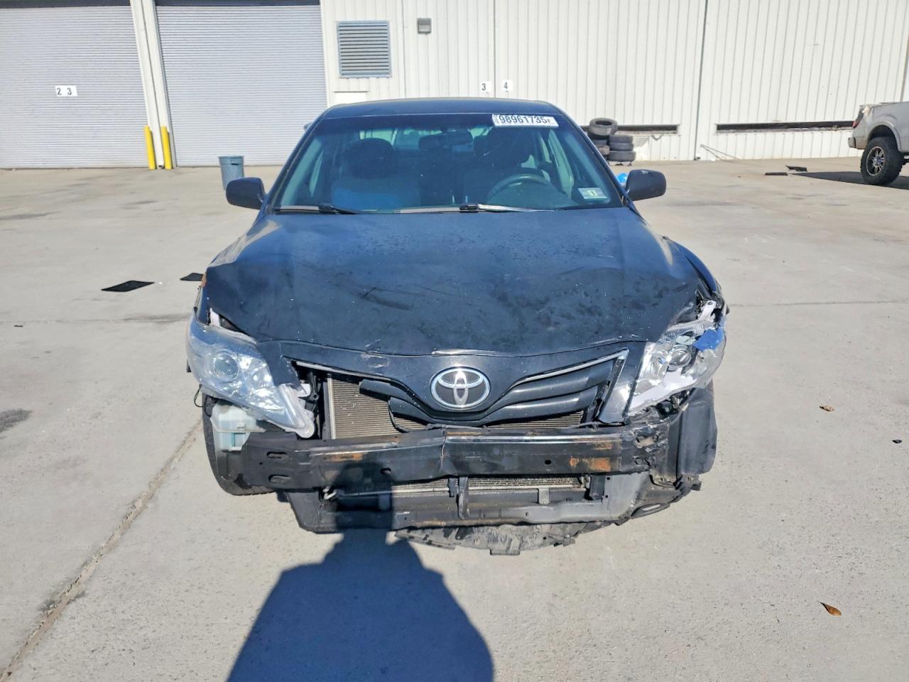 2011 TOYOTA CAMRY BASE photo 5