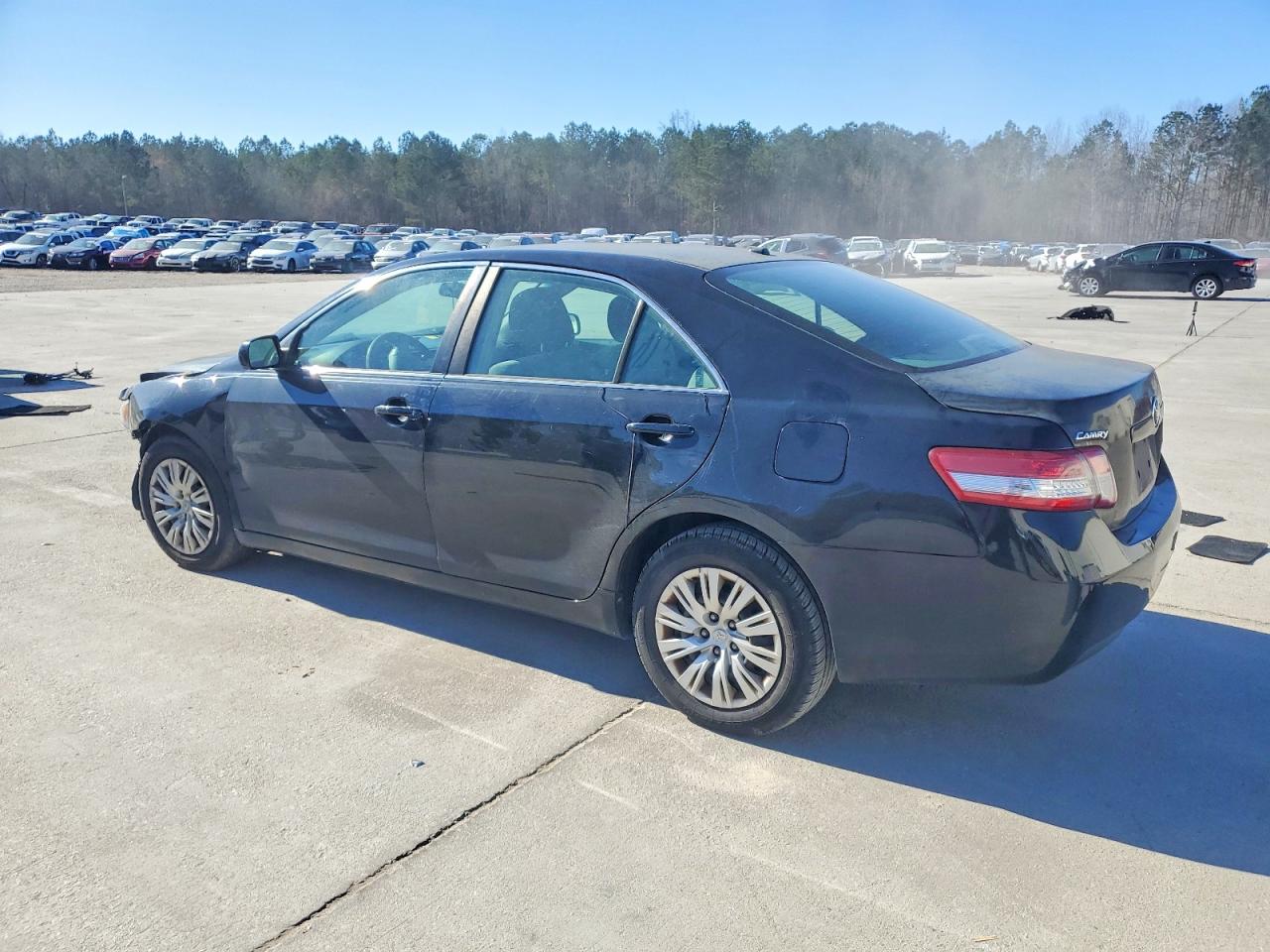 2011 TOYOTA CAMRY BASE photo 2