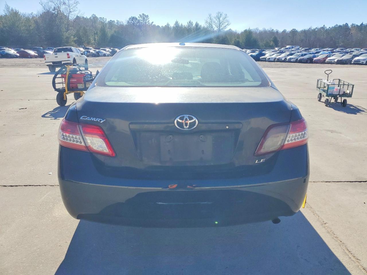 2011 TOYOTA CAMRY BASE photo 6