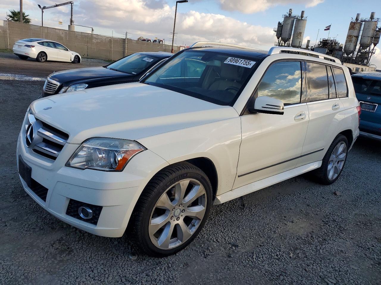 2010 MERCEDES-BENZ GLK 350 photo 2