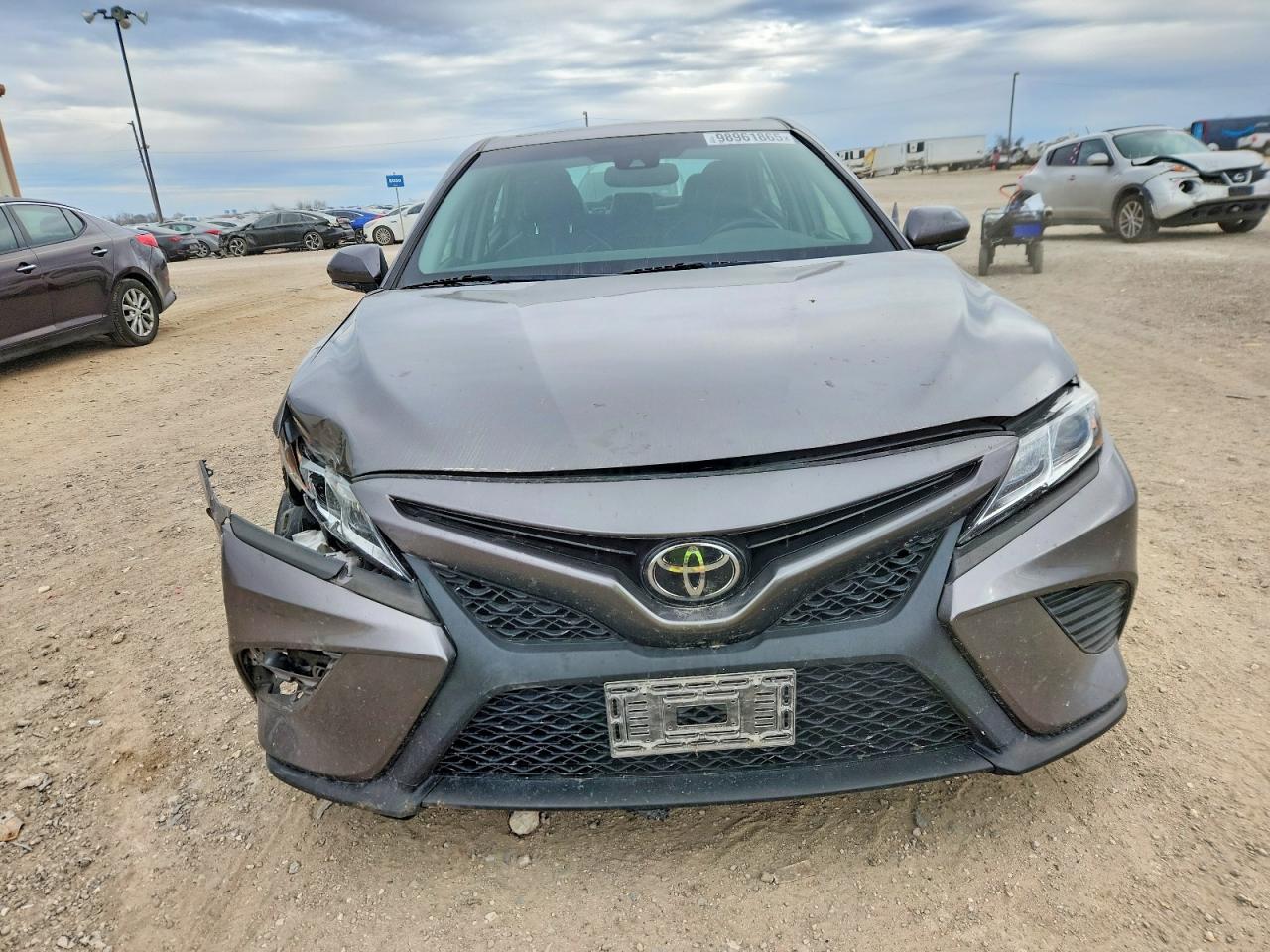 2018 TOYOTA CAMRY L photo 5