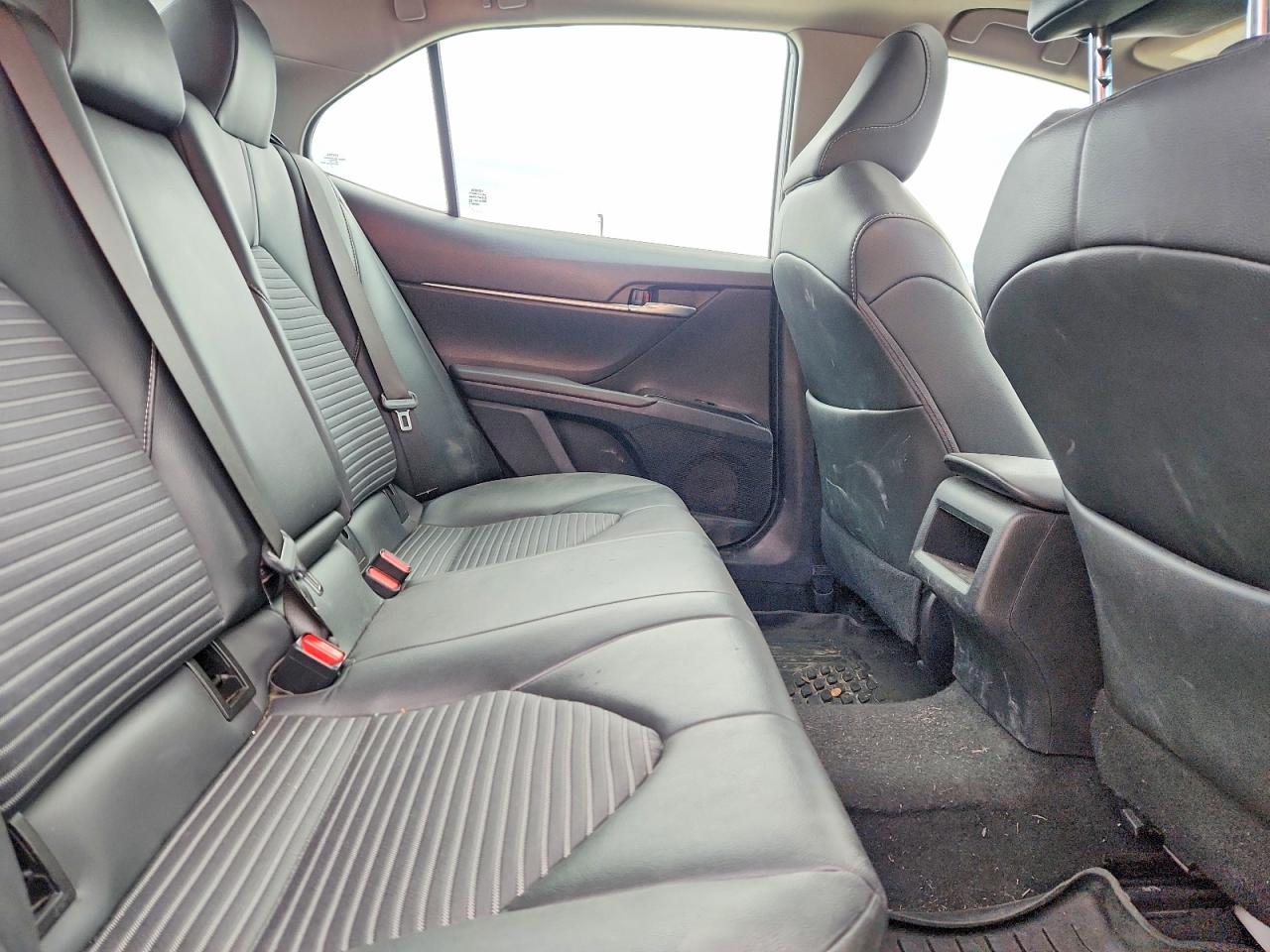 2018 TOYOTA CAMRY L photo 10