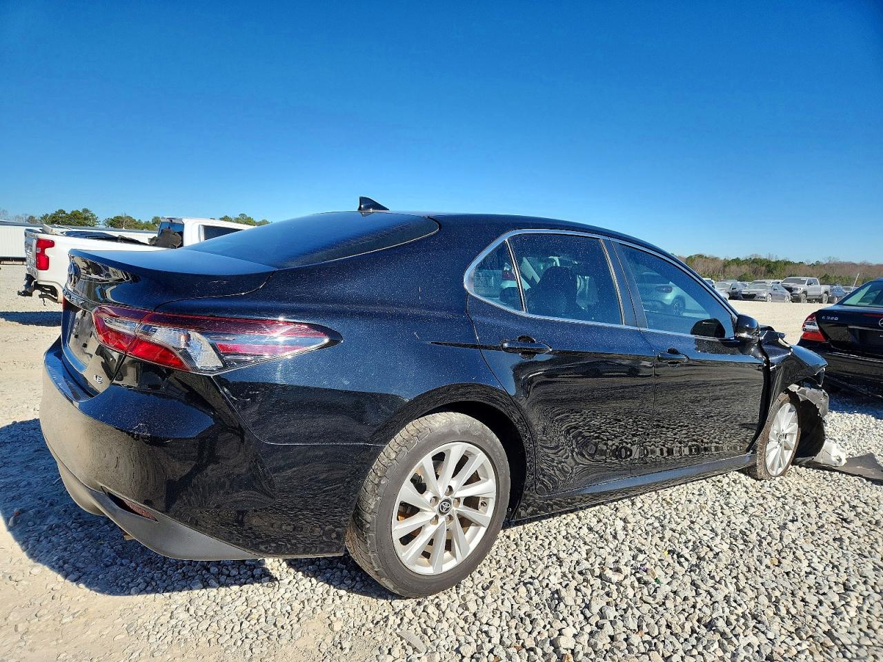 2024 TOYOTA CAMRY LE photo 5