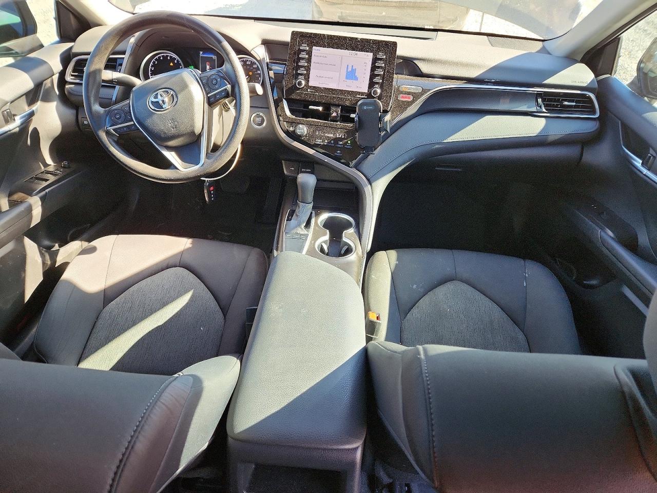2024 TOYOTA CAMRY LE photo 15