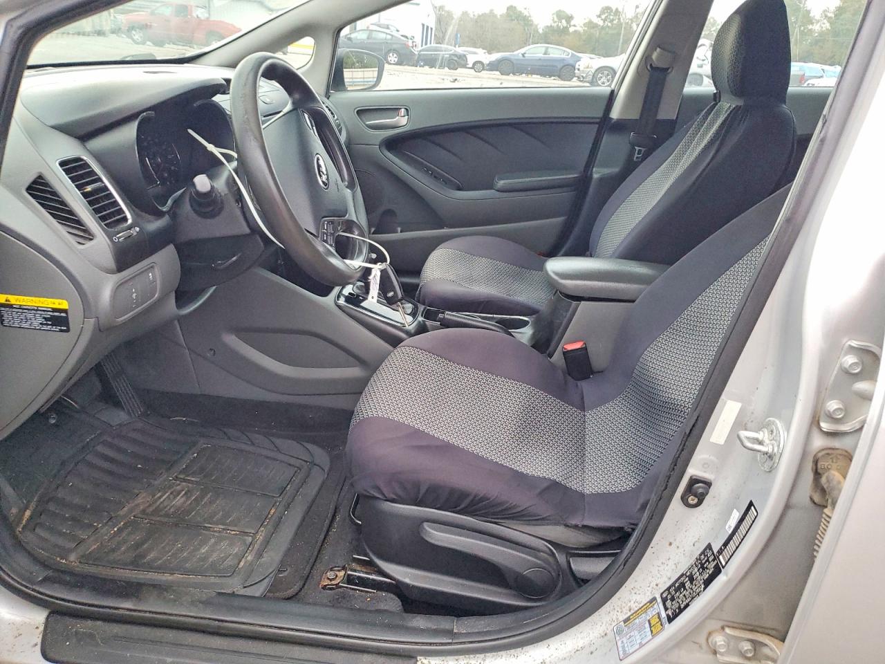 2018 KIA FORTE LX photo 7