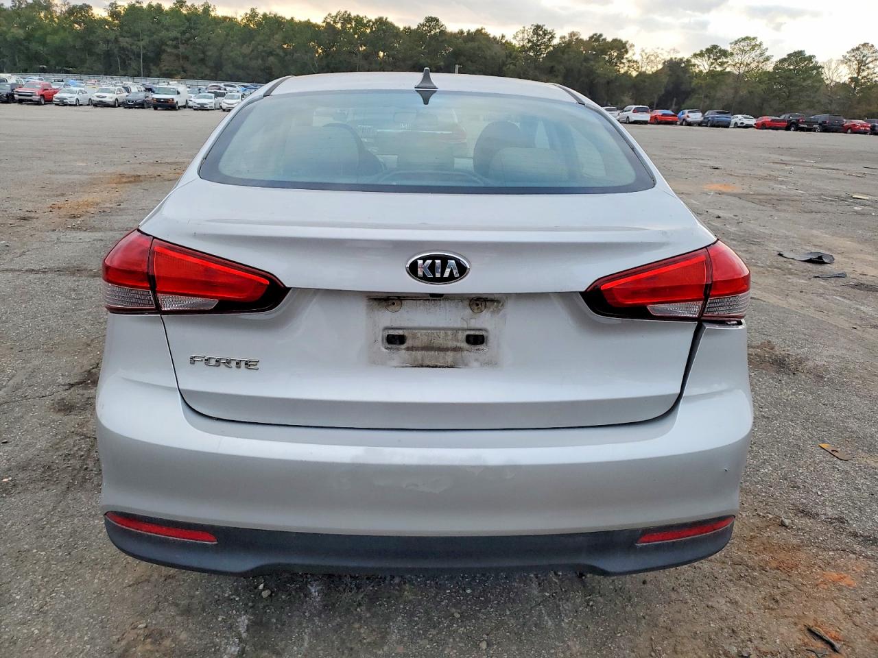 2018 KIA FORTE LX photo 6