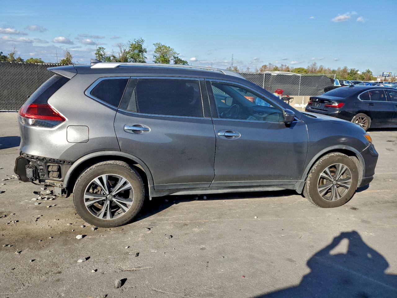 2019 NISSAN ROGUE S photo 3