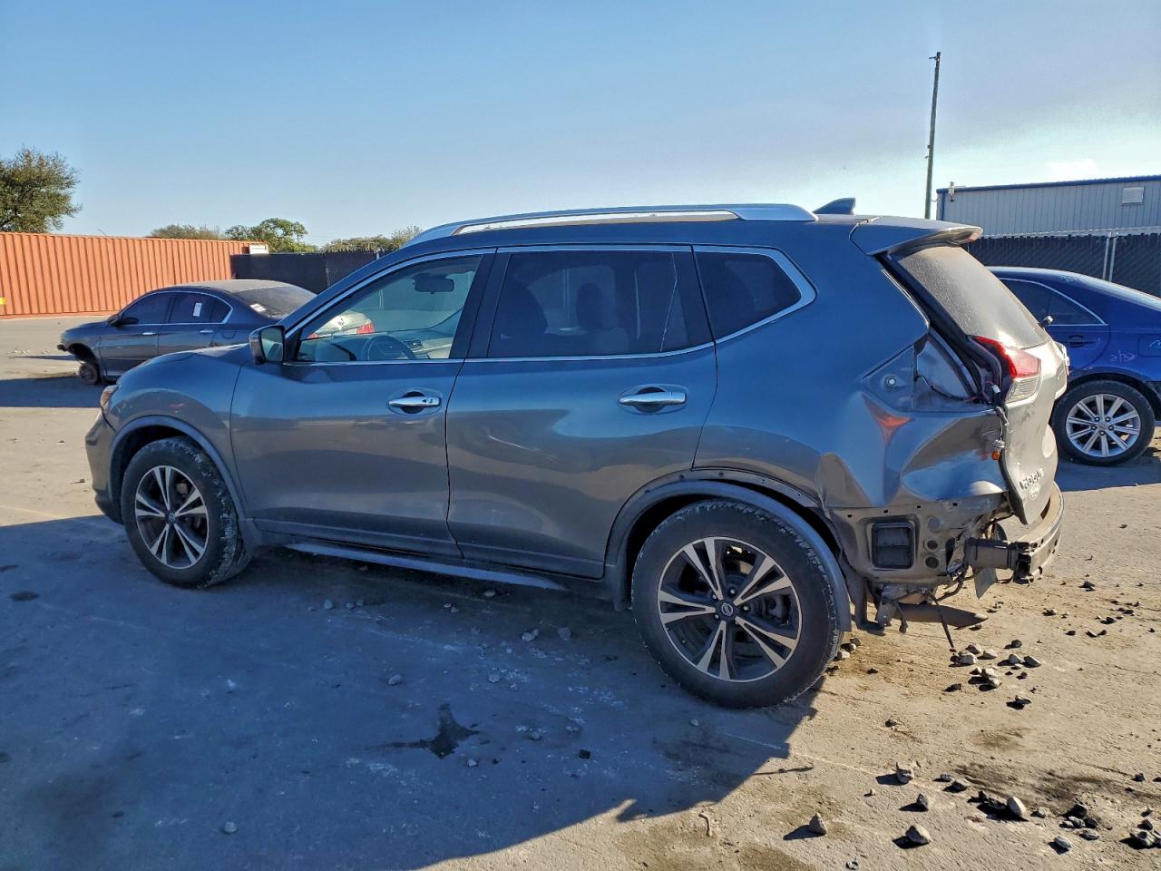 2019 NISSAN ROGUE S photo 2