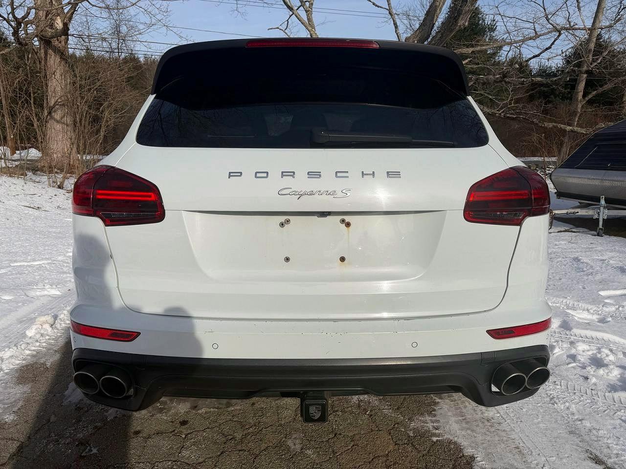 2015 PORSCHE CAYENNE S photo 12