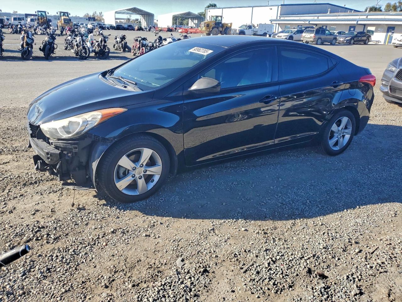 2013 HYUNDAI ELANTRA