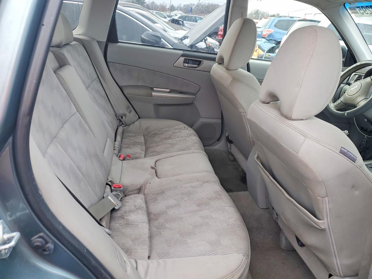 2009 SUBARU FORESTER photo 11