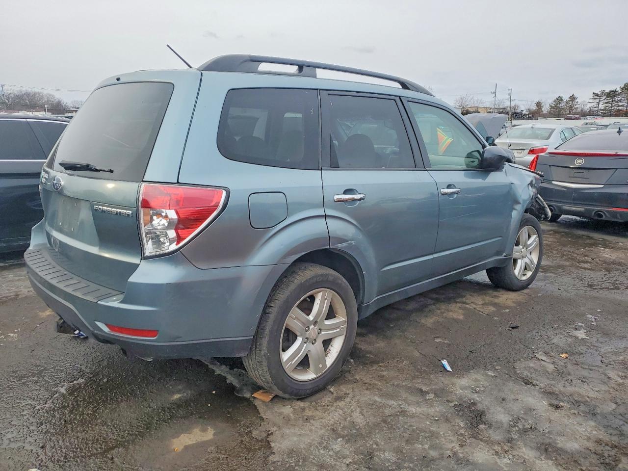 2009 SUBARU FORESTER photo 3