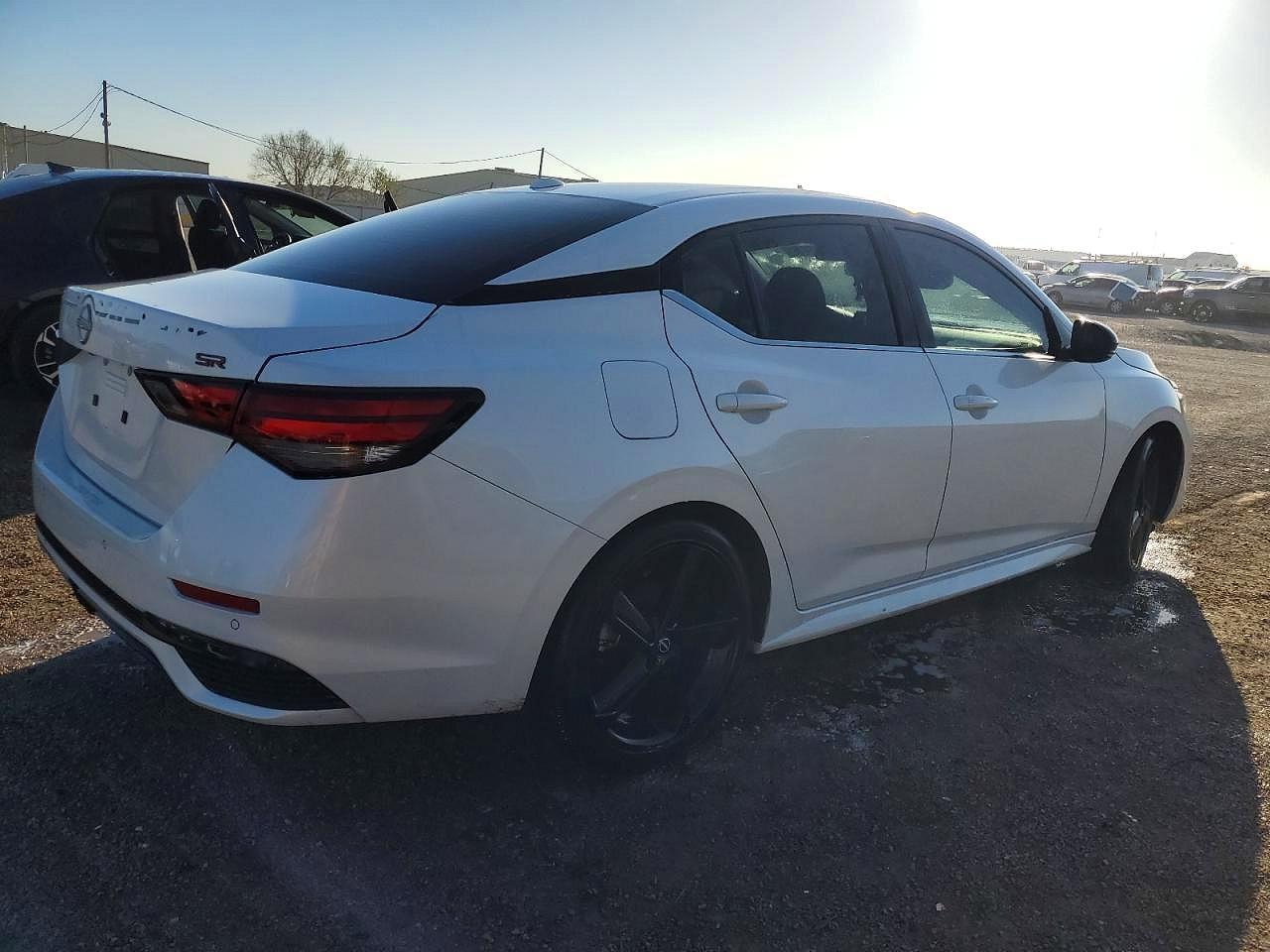 2024 NISSAN SENTRA SR photo 3