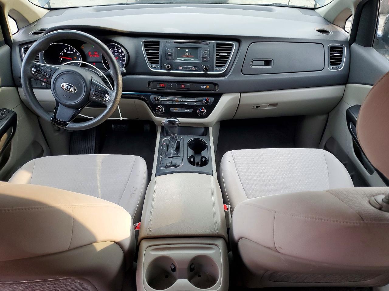 2017 KIA SEDONA LX photo 8