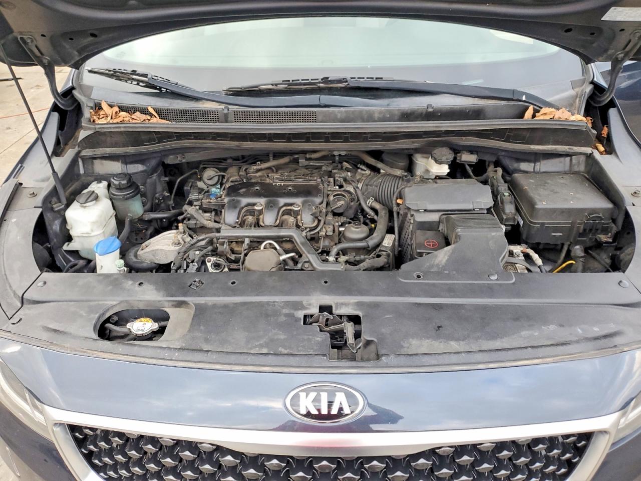 2017 KIA SEDONA LX photo 12