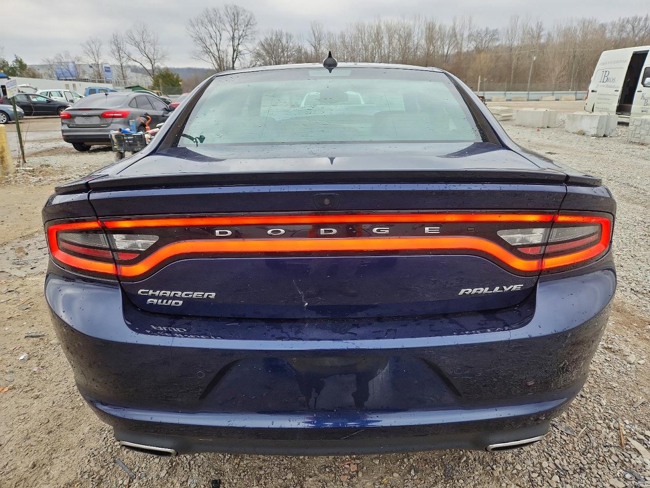 2017 DODGE CHARGER SXT photo 6