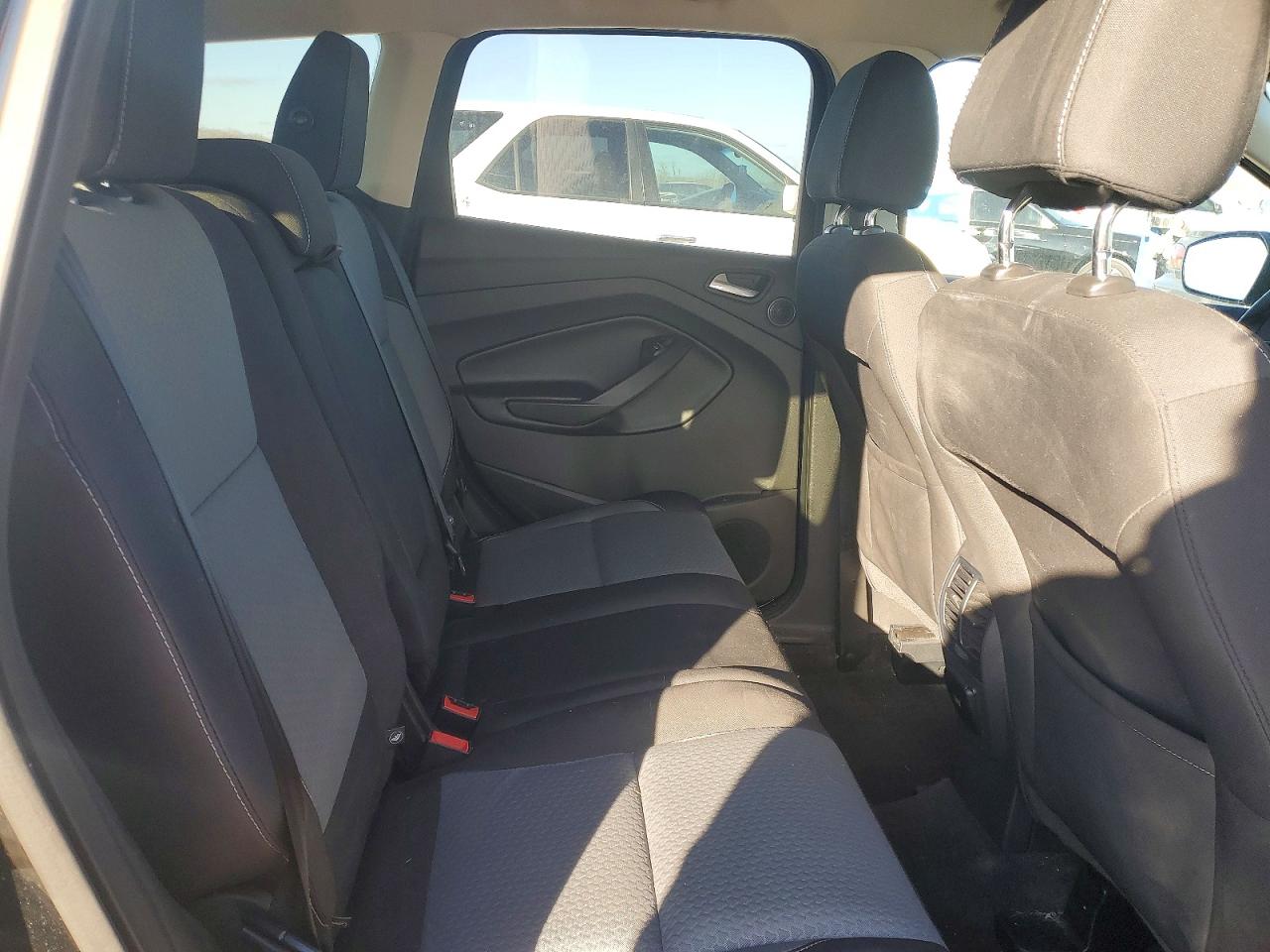 2017 FORD ESCAPE SE photo 21