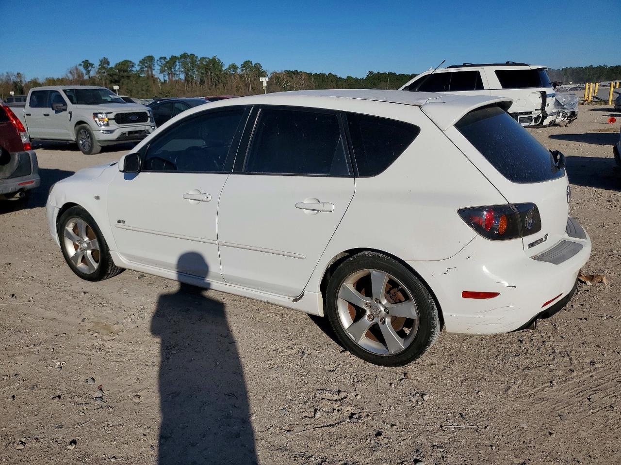 2005 MAZDA 3 HATCHBACK photo 2