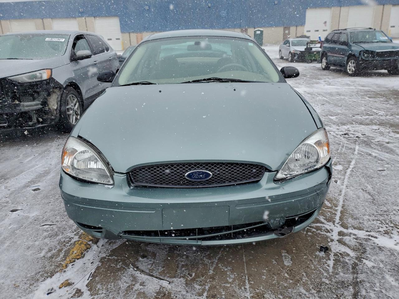 2005 FORD TAURUS SE photo 5