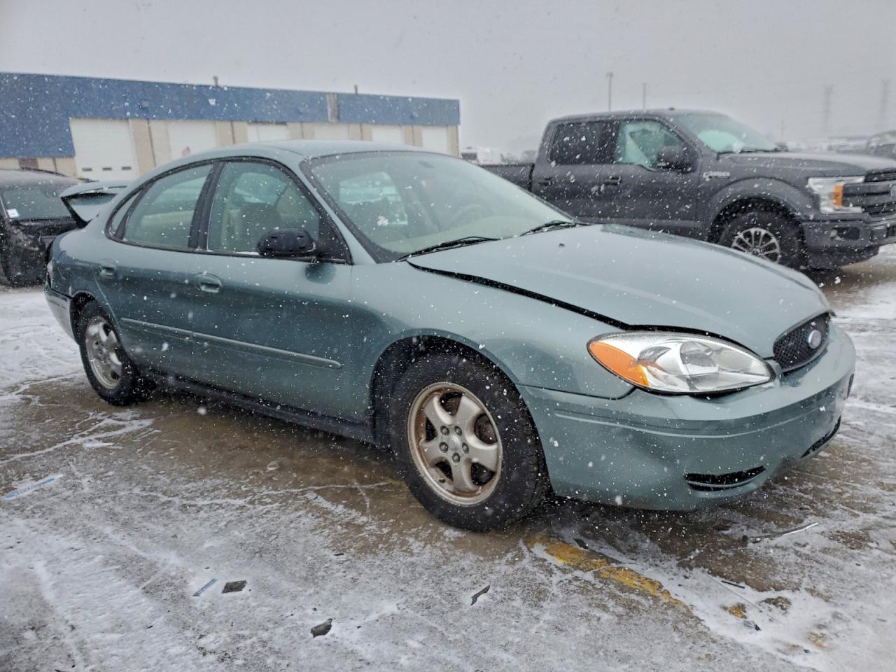 2005 FORD TAURUS SE photo 4
