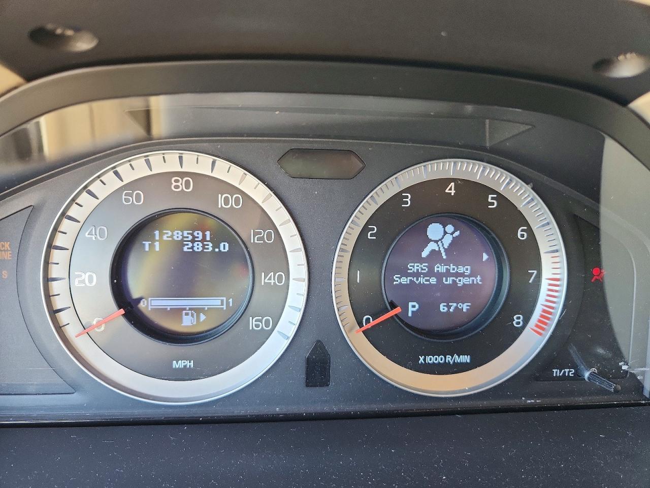 2011 VOLVO XC70 T6 photo 9