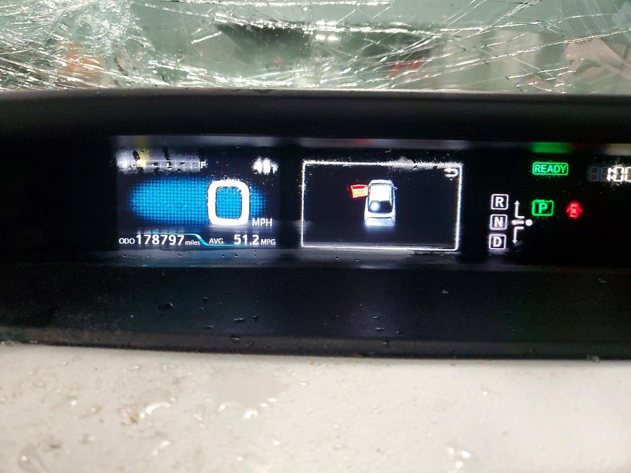 2016 TOYOTA PRIUS photo 9