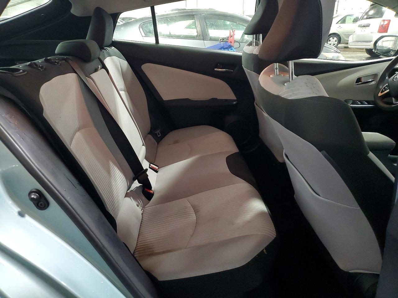 2016 TOYOTA PRIUS photo 11