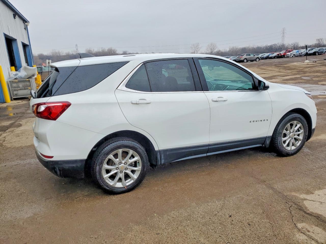 2019 CHEVROLET EQUINOX LT photo 3
