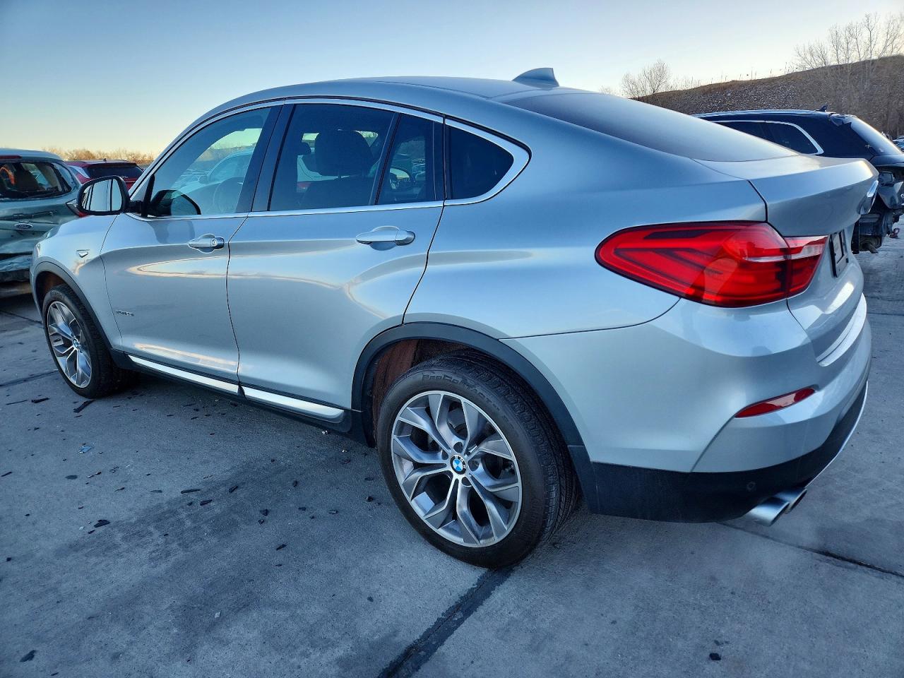 2018 BMW X4 XDRIVE28I photo 2