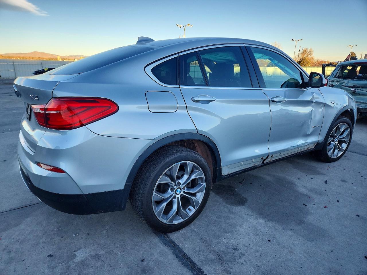 2018 BMW X4 XDRIVE28I photo 3